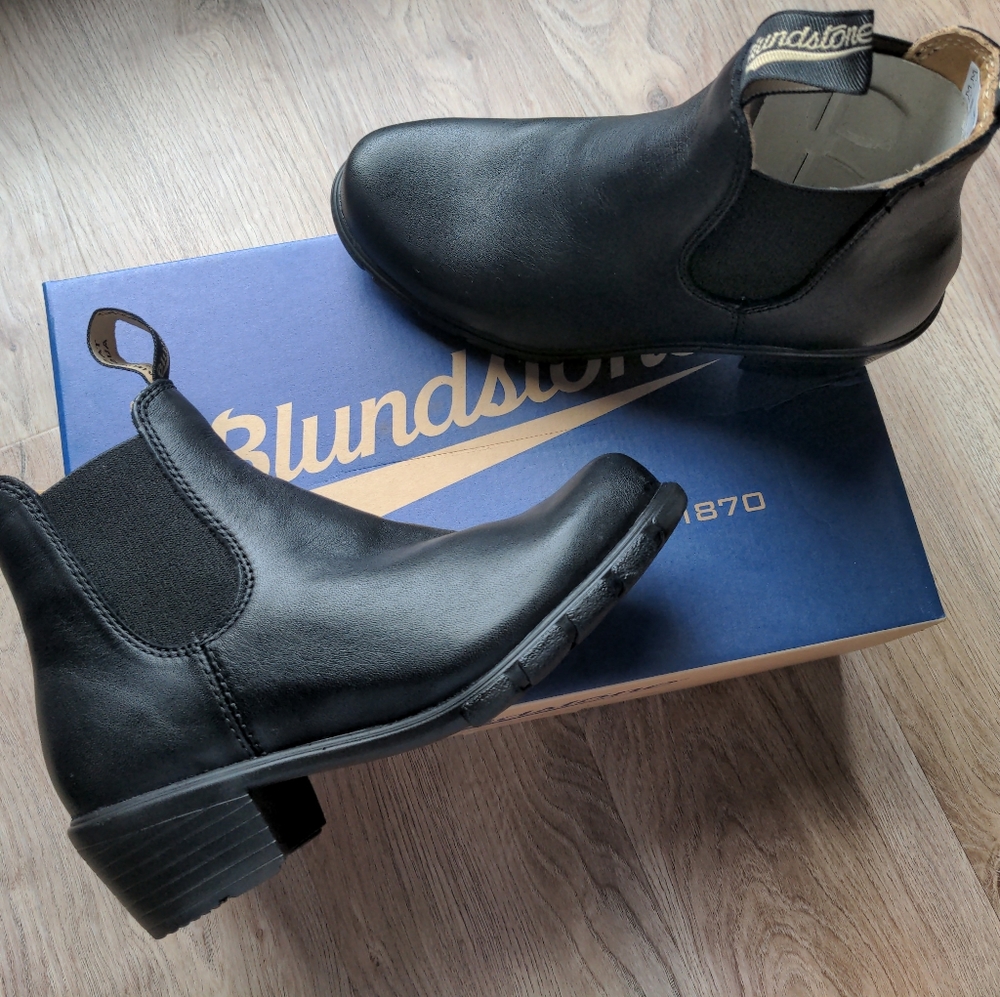 Blundstone 1671 Heeled Chelsea Boots
